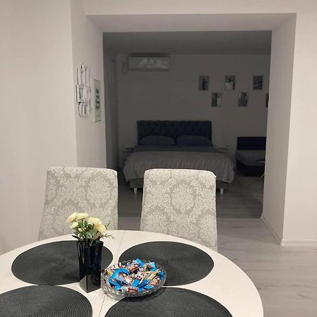 Apartment Centar Of City Мостар Екстериор снимка